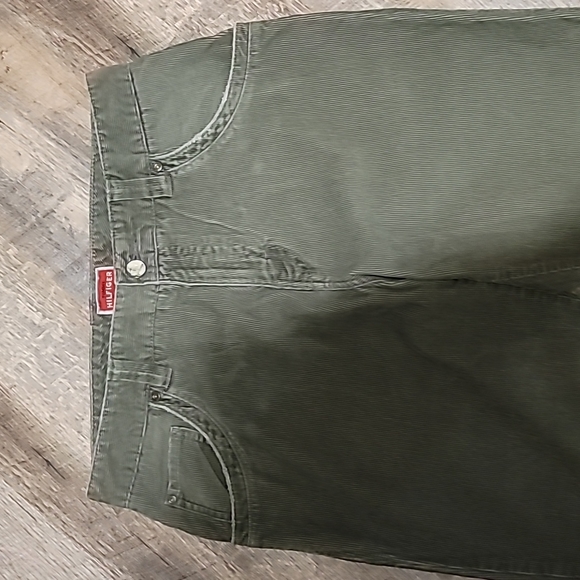 Like new Tommy Hilfiger denim men's 34 corduroy pants with vintage look frayed - Picture 4 of 16